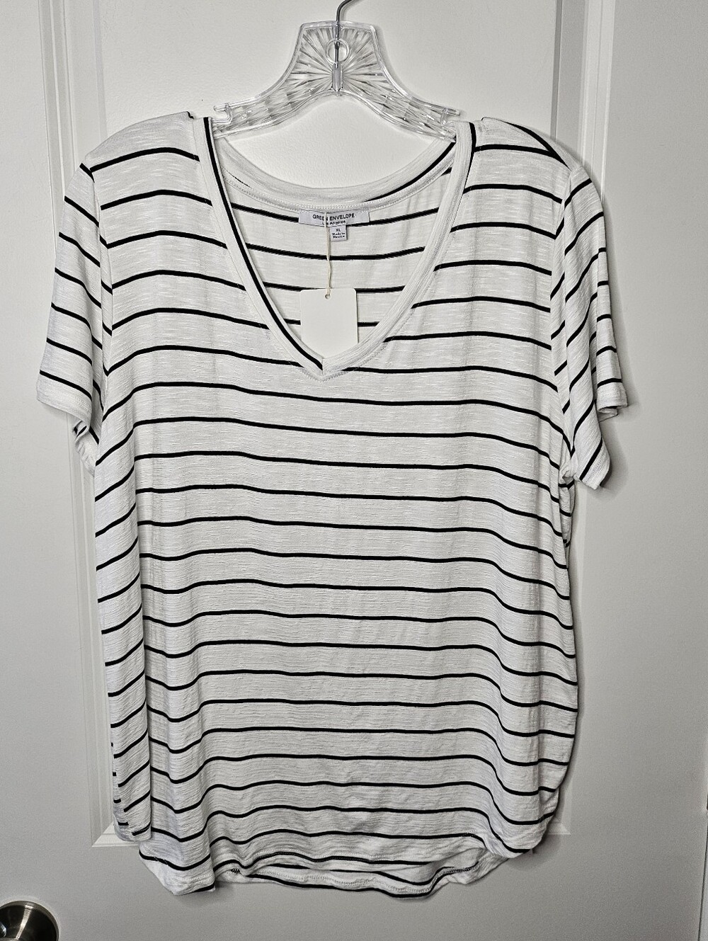 Green Envelope XL Striped V Neck Tee White Black Short Sleeve Soft Stretch Top - Picture 3 of 10